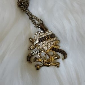 ⭐ Love Kills Slowly Skull Necklace